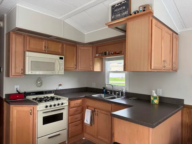 $144,900 | 413 Skyline Drive, Edgerton, WI 53534