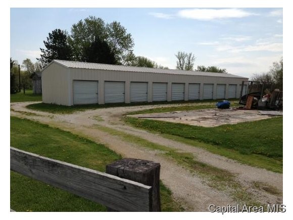2183 Strawn Crossing Road Jacksonville, IL 62650 - Photo 5 of 6