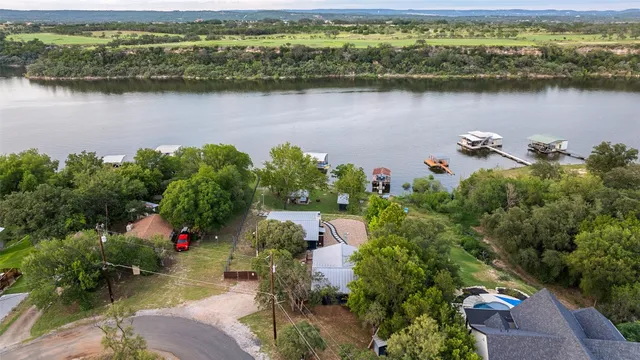 $1,300,000 | 1293 Lakeshore Drive, Spicewood, TX 78669