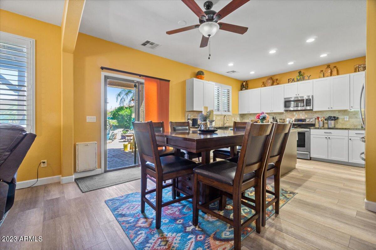 44228 Roth Road Maricopa, AZ 85138 - Photo 11 of 41 11-Dining Area