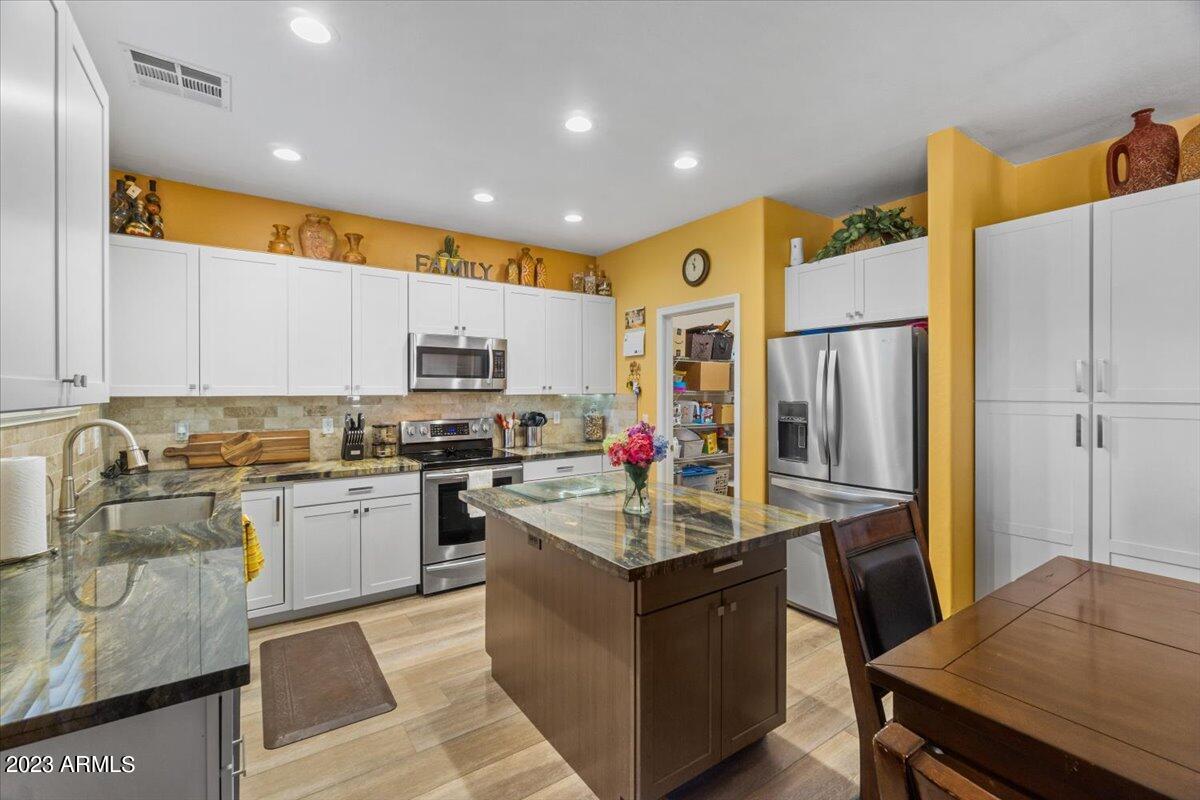 44228 Roth Road Maricopa, AZ 85138 - Photo 13 of 41 13-Kitchen
