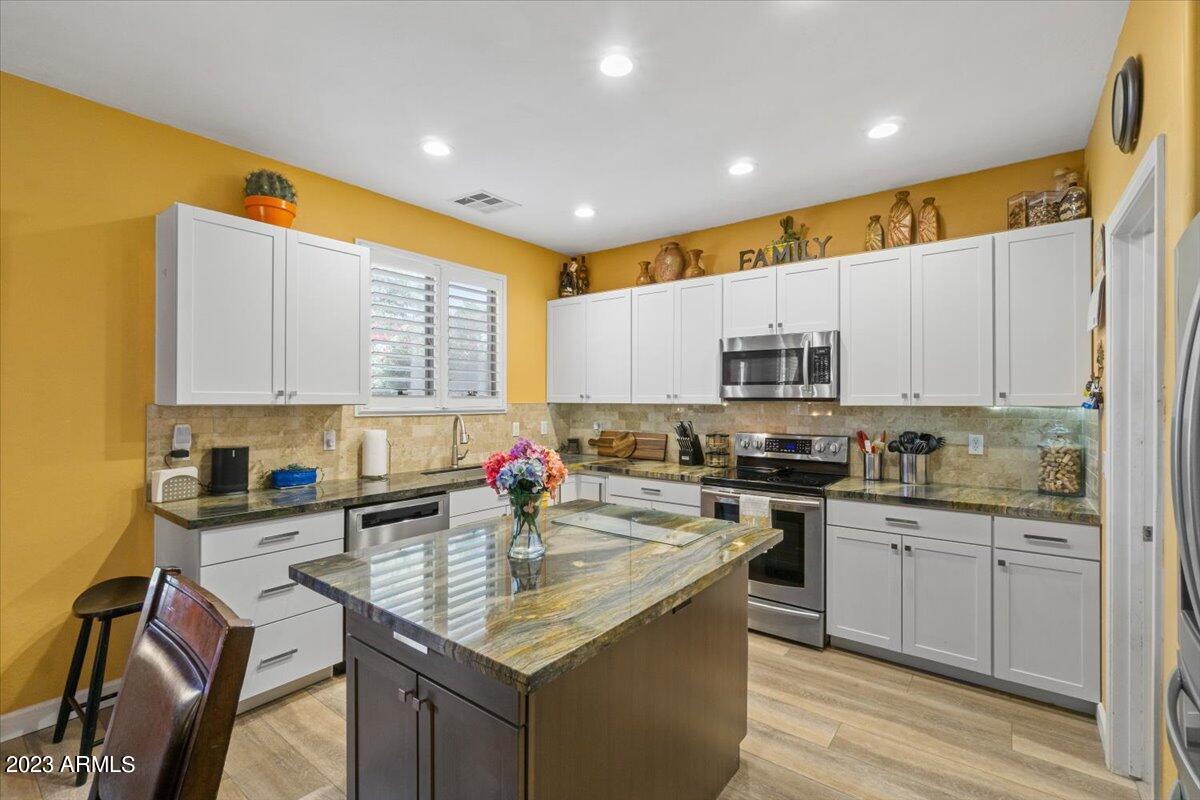 44228 Roth Road Maricopa, AZ 85138 - Photo 14 of 41 14-Kitchen