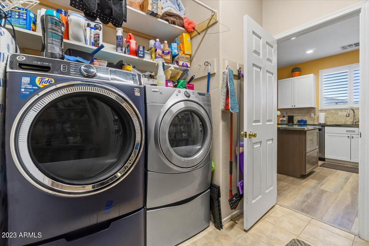 44228 Roth Road Maricopa, AZ 85138 - Photo 18 of 41 18-Laundry Room