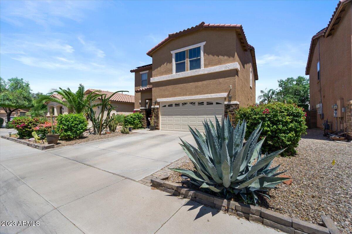 44228 Roth Road Maricopa, AZ 85138 - Photo 3 of 41 03-Front of Home