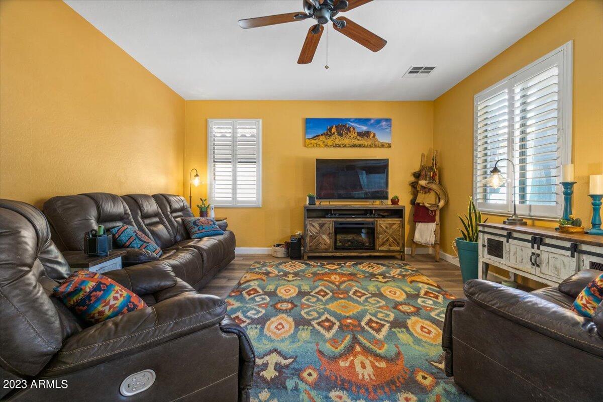 44228 Roth Road Maricopa, AZ 85138 - Photo 8 of 41 08-Living Area