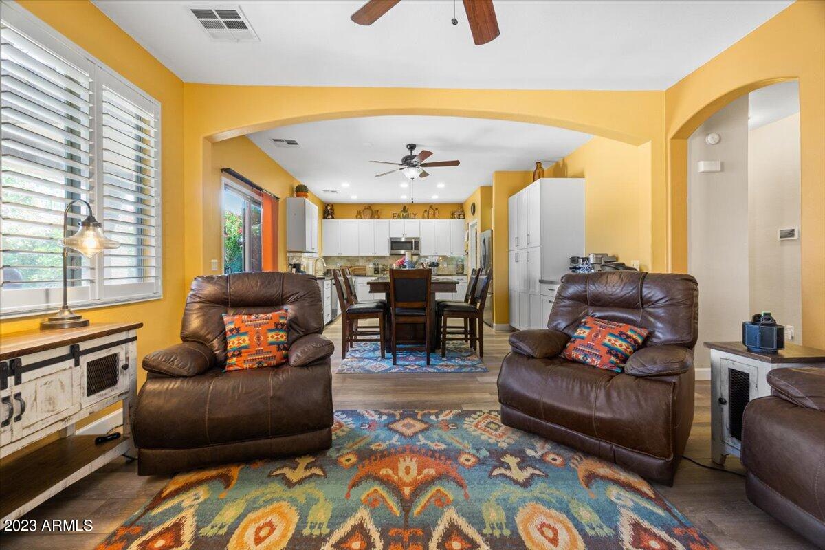 44228 Roth Road Maricopa, AZ 85138 - Photo 10 of 41 10-Living Area
