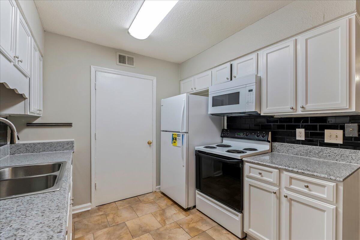 1402 Camp Road, Unit 3A Charleston, SC 29412 - Photo 11 of 28 Kitchen
