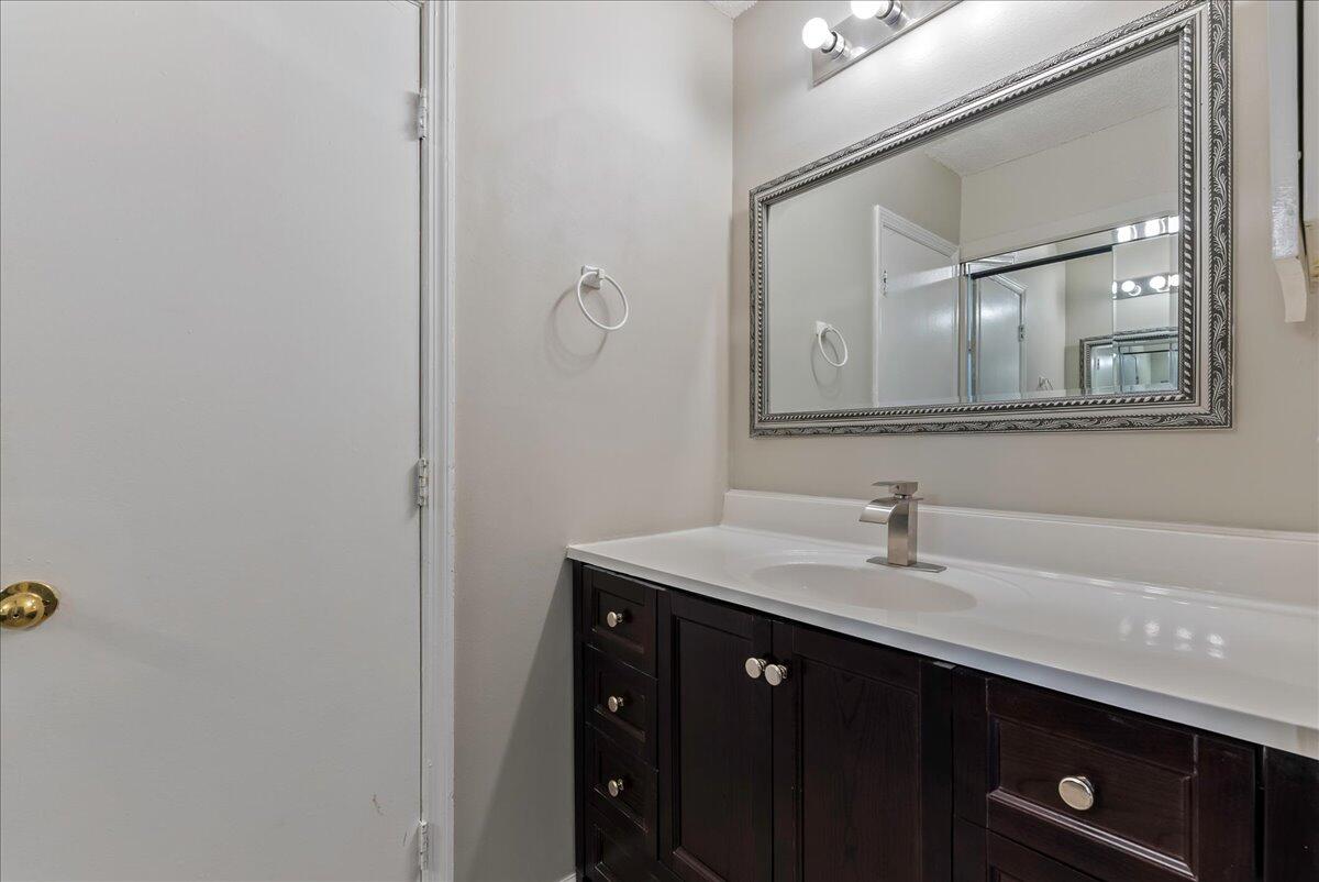 1402 Camp Road, Unit 3A Charleston, SC 29412 - Photo 15 of 28 Owner's Bath