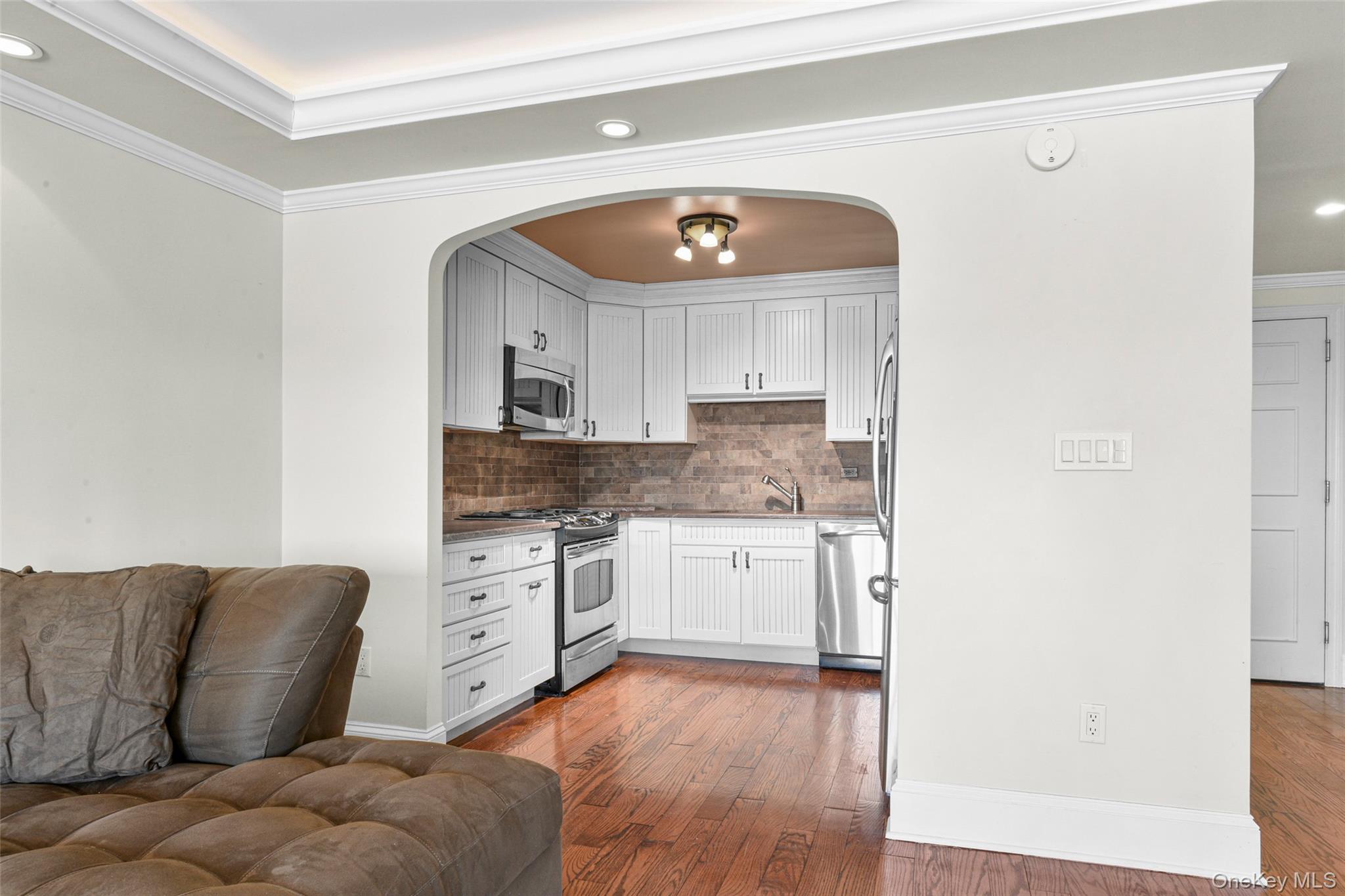 701 Pelham Road, Unit 5M New Rochelle, NY 10805 - Photo 5 of 19