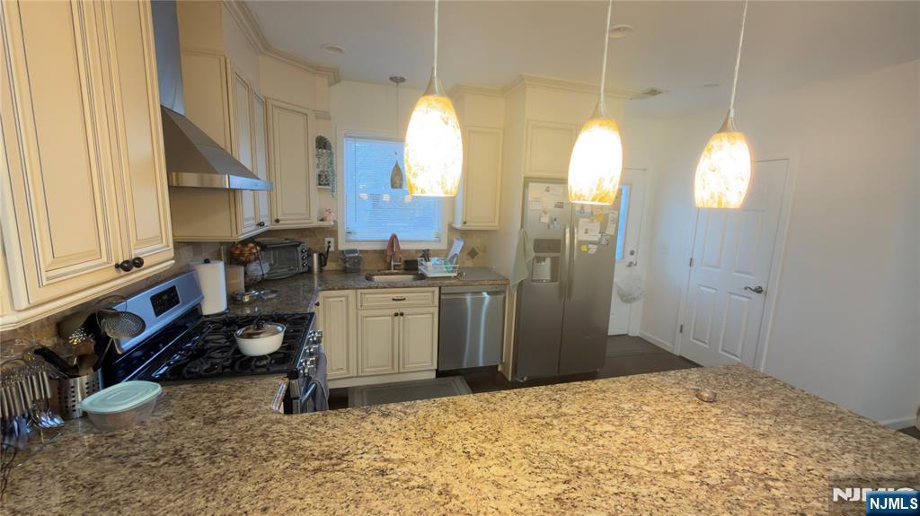 246 Harding Avenue Clifton, NJ 07011 - Photo 6 of 28