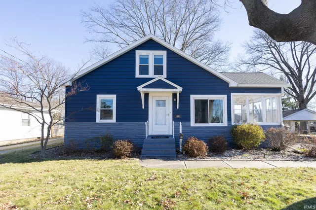 $229,900 | 1015 North Alvord Boulevard, Evansville, IN 47711