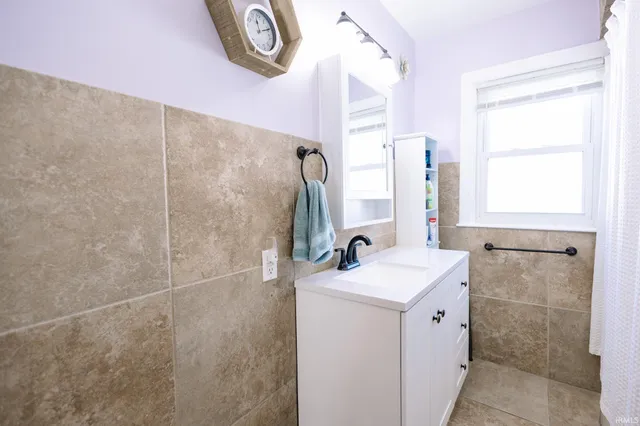 $229,900 | 1015 North Alvord Boulevard, Evansville, IN 47711