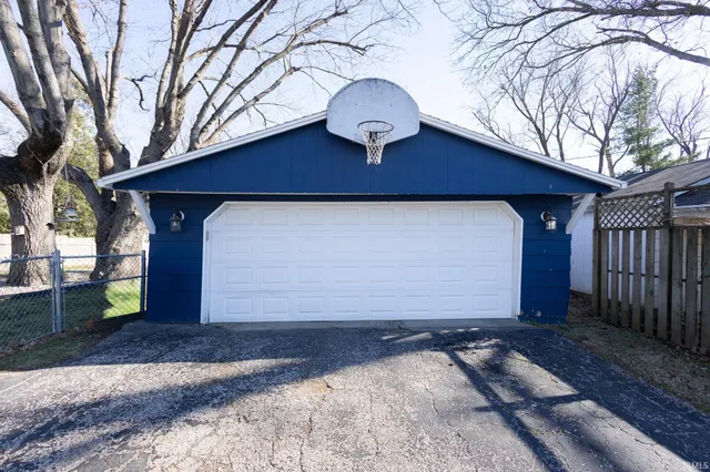 $229,900 | 1015 North Alvord Boulevard, Evansville, IN 47711