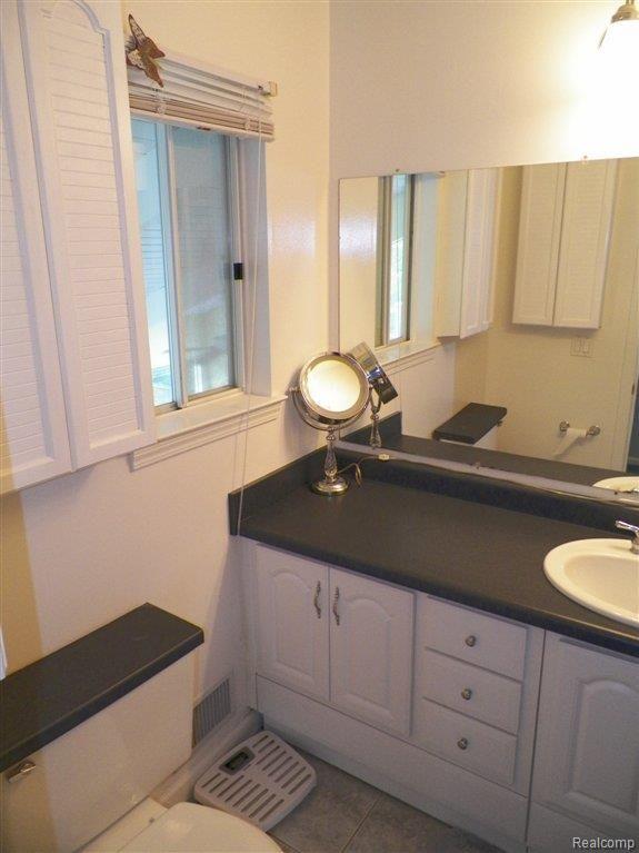 2335 Rancroft Beat Rochester, MI 48306 - Photo 12 of 27 Full master bath