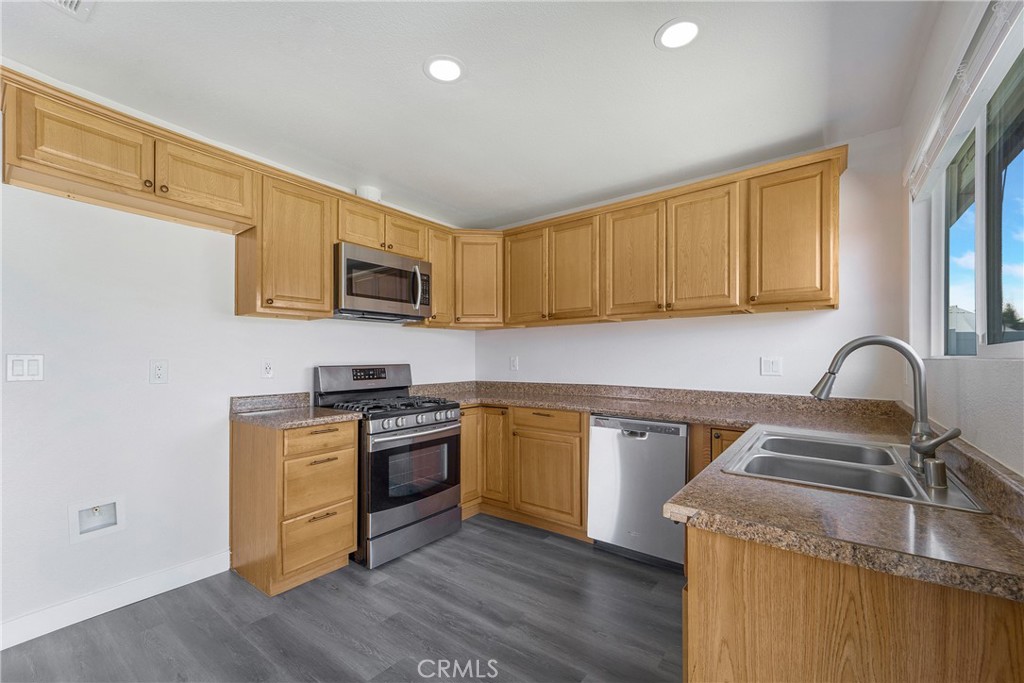 9595 Altadena Drive Riverside, CA 92503 - Photo 11 of 32