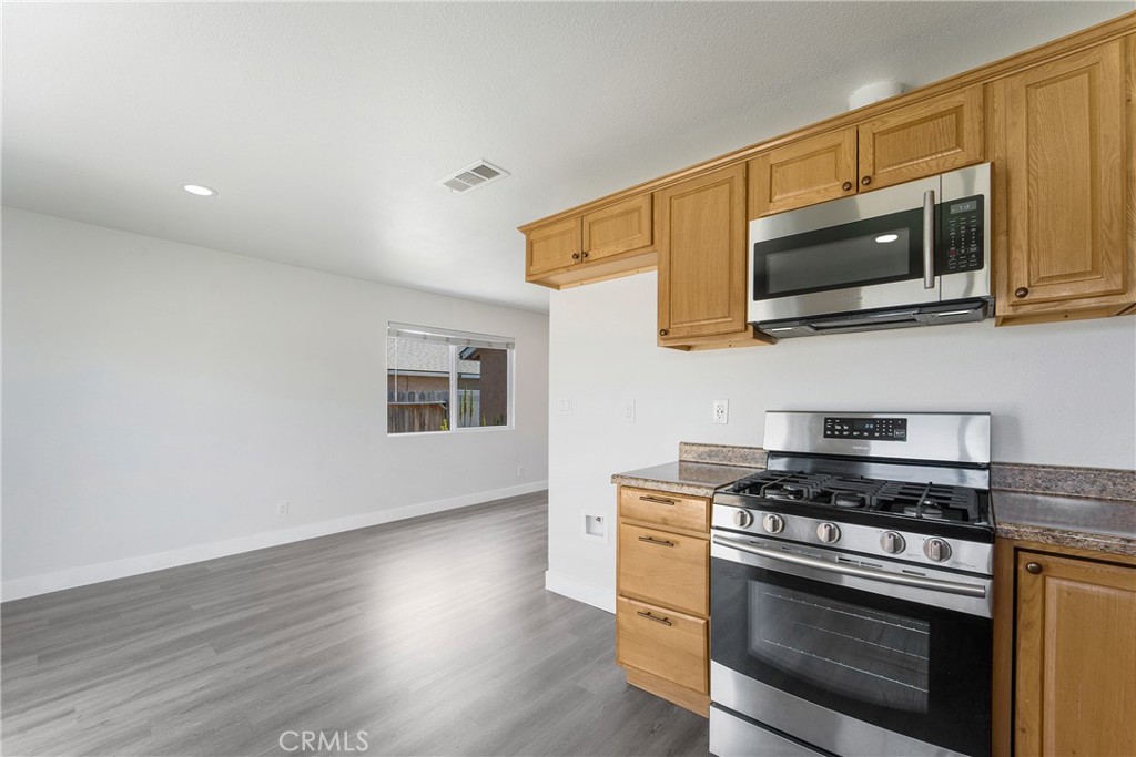 9595 Altadena Drive Riverside, CA 92503 - Photo 12 of 32