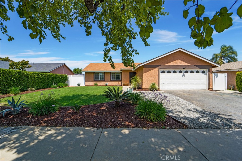 9595 Altadena Drive Riverside, CA 92503 - Photo 2 of 32