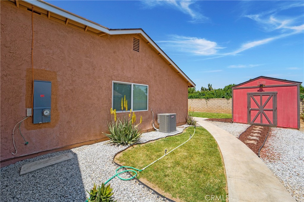 9595 Altadena Drive Riverside, CA 92503 - Photo 26 of 32