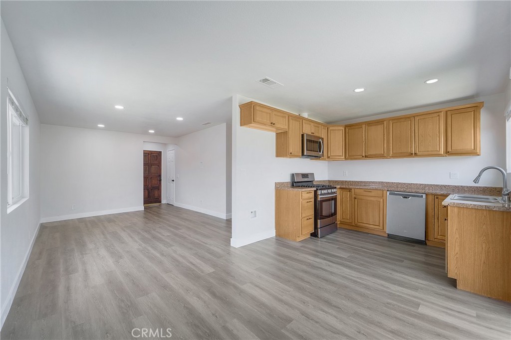 9595 Altadena Drive Riverside, CA 92503 - Photo 9 of 32