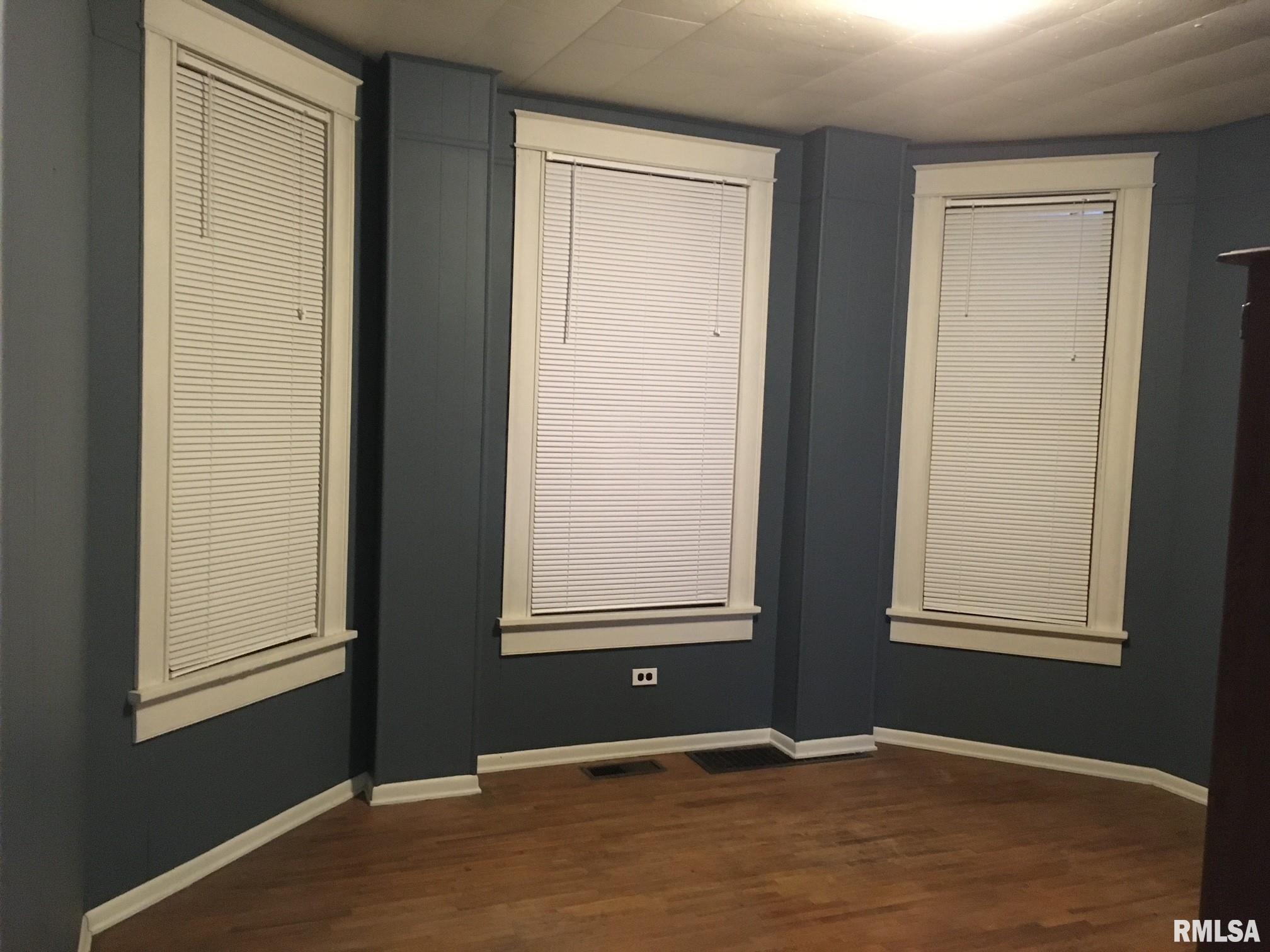 631 North Johnson Street Macomb, IL 61455 - Photo 12 of 27