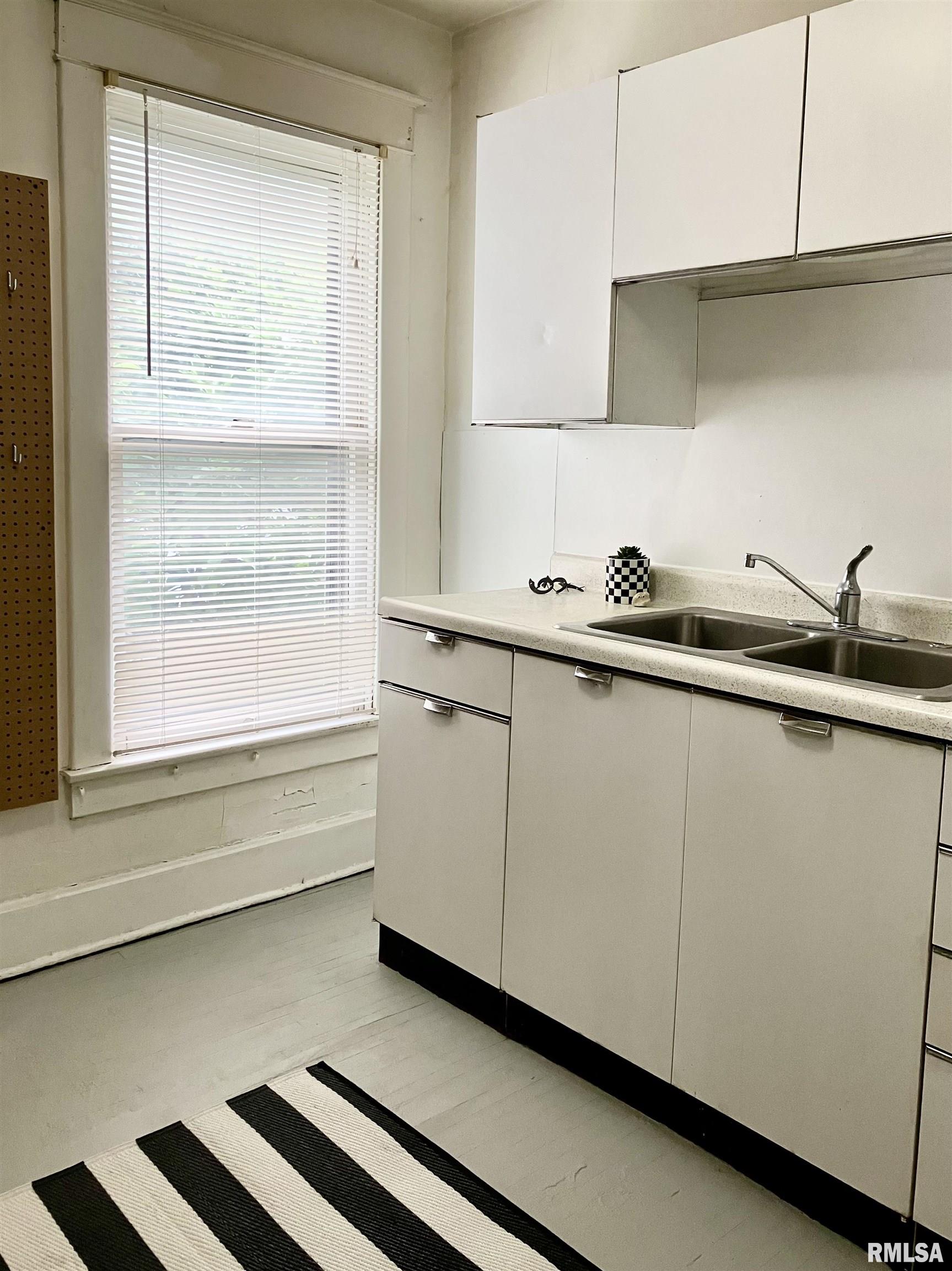 631 North Johnson Street Macomb, IL 61455 - Photo 20 of 27