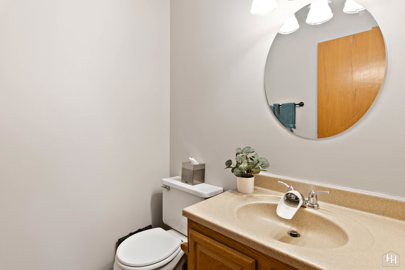 355 Hillhurst Drive Cary, IL 60013 - Photo 11 of 29 a bathroom with a sink mirror and toilet