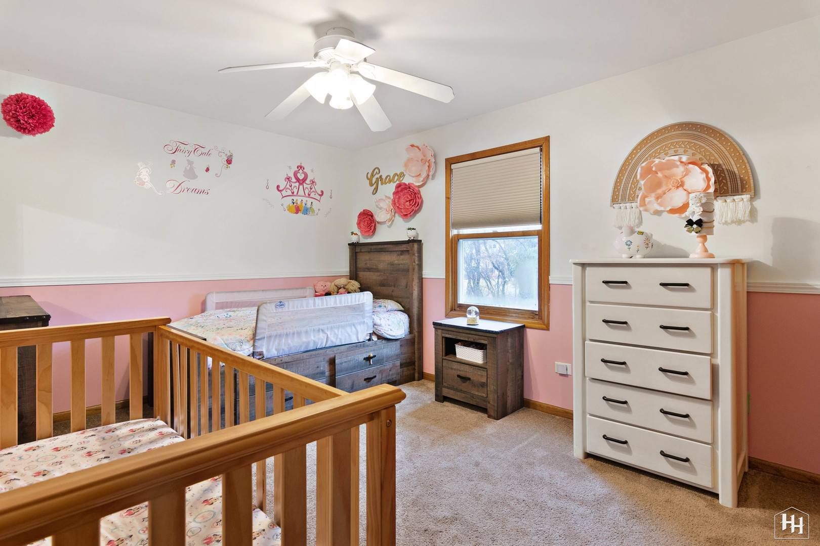 355 Hillhurst Drive Cary, IL 60013 - Photo 13 of 29 a view of a livingroom with furniture