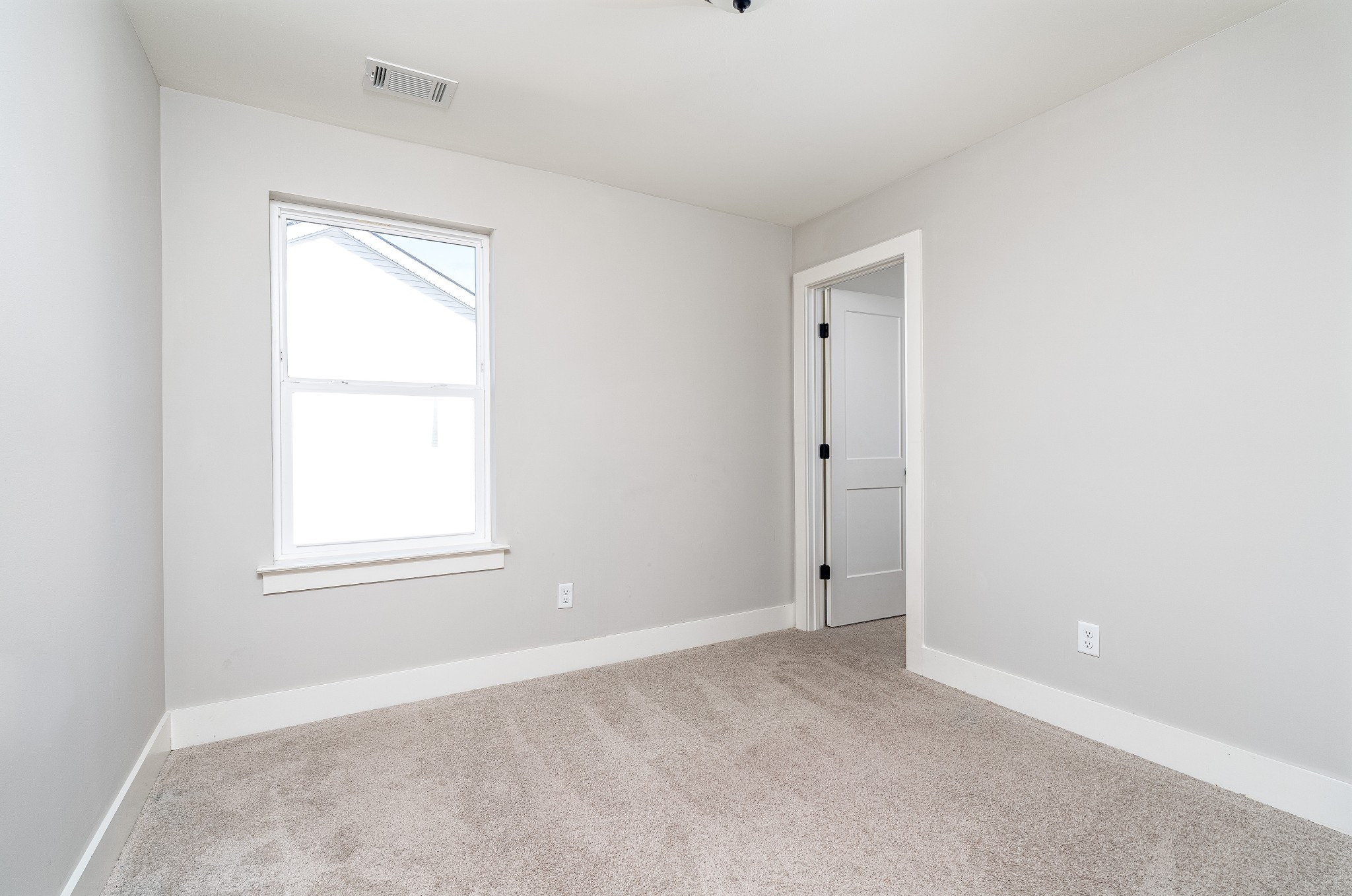 873 Preston Road Antioch, TN 37013 - Photo 31 of 36 an empty room with windows and closet