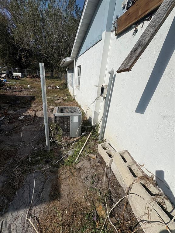 10162 Southwest Riverview Circle Arcadia, FL 34269 - Photo 21 of 21 a backyard of a house with wooden stairs