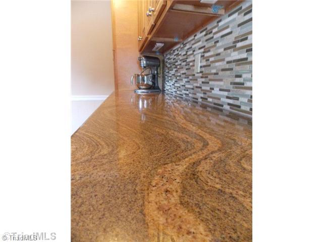 118 Barons Road Clemmons, NC 27012 - Photo 7 of 16 Kitchen.