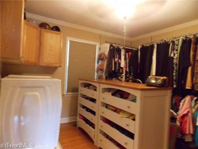 118 Barons Road Clemmons, NC 27012 - Photo 9 of 16 Laundry Room.