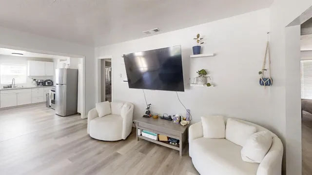 $299,000 | 491 West Fir Avenue, Pinedale, CA 93650