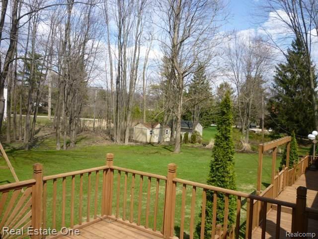 29200 Spring Farmington, MI 48334 - Photo 15 of 20 View from MBR Deck 2