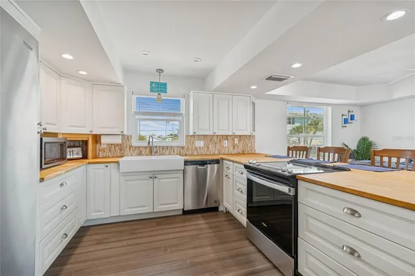$12,500 | 8432 West Gulf Boulevard, Unit JELLYFISH, Treasure Island, FL 33706