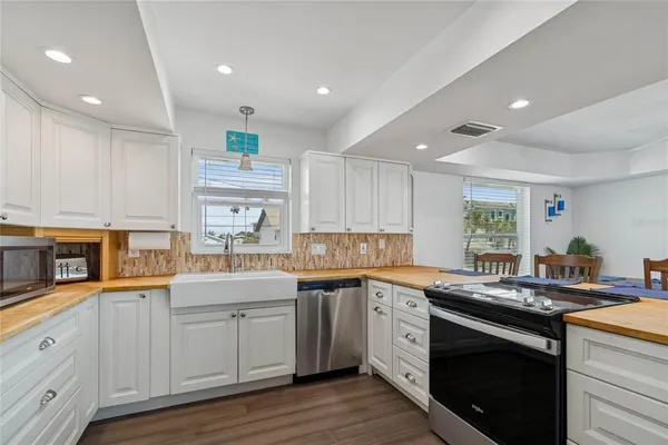 $12,500 | 8432 West Gulf Boulevard, Unit JELLYFISH, Treasure Island, FL 33706