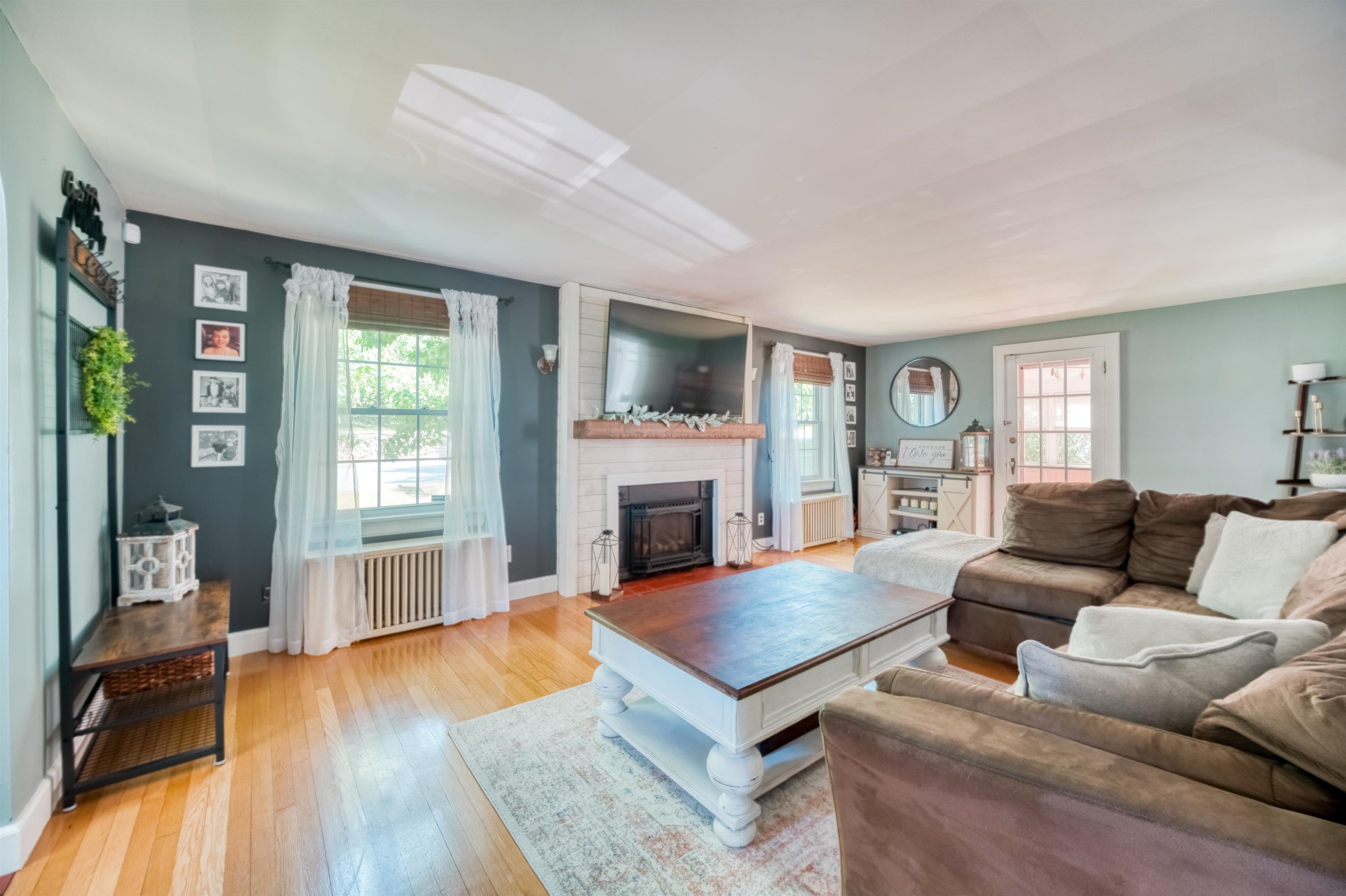 19 Boyd Road Derry, NH 03038 - Photo 6 of 28
