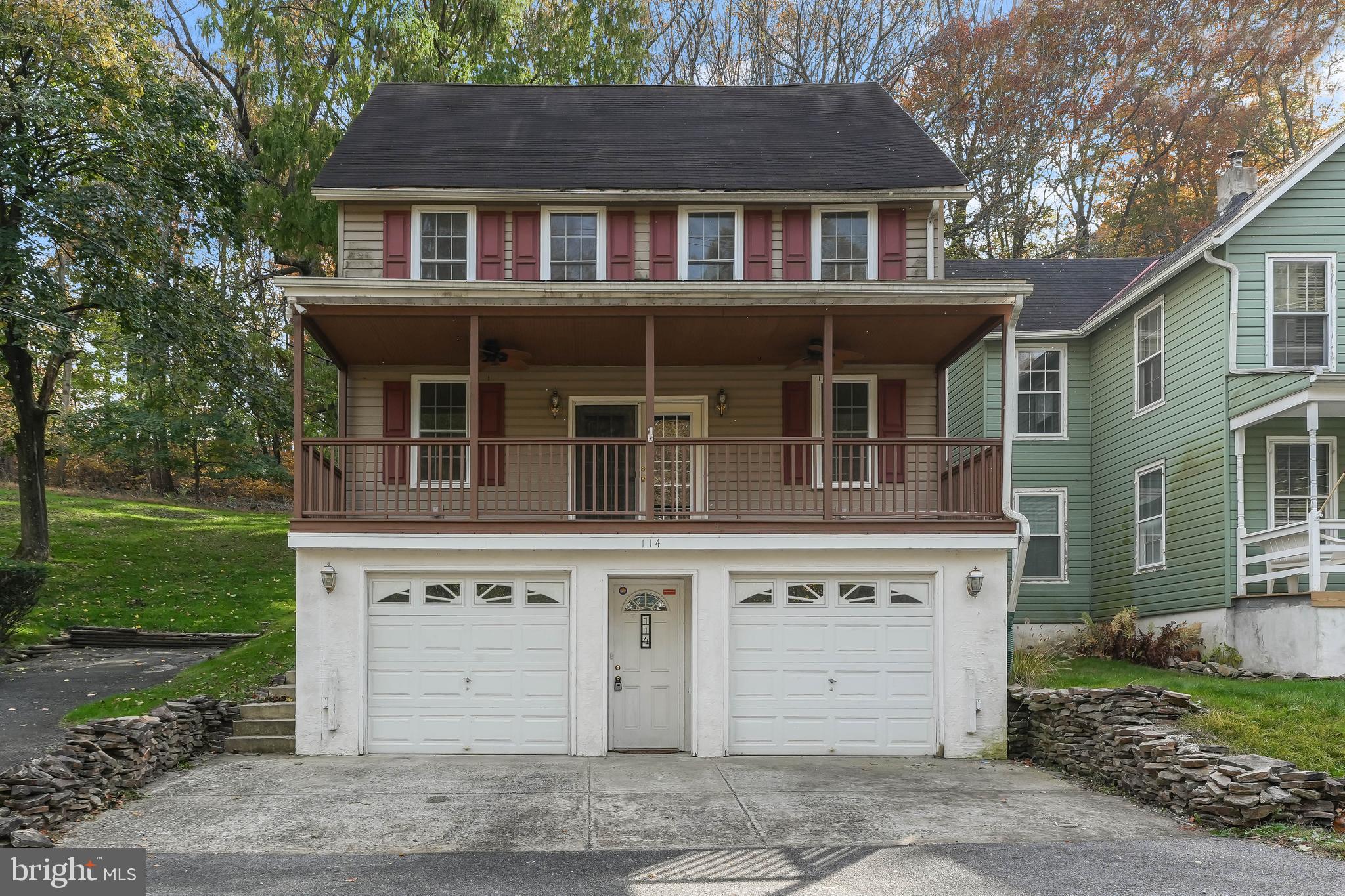 Exterior Front-2 car garage