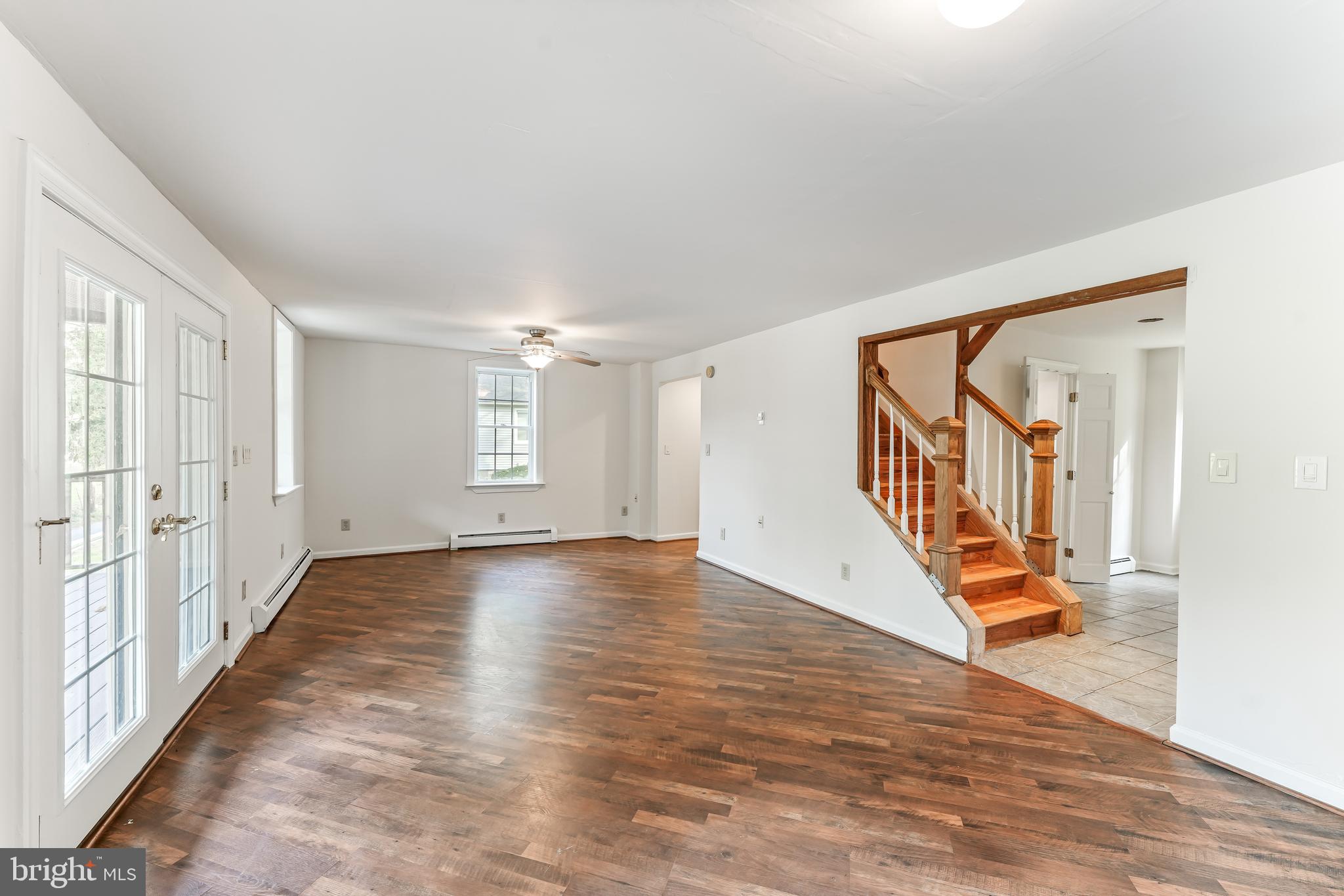 114 Chesterville Road Landenberg, PA 19350 - Photo 6 of 35 Living Room/Dining Room