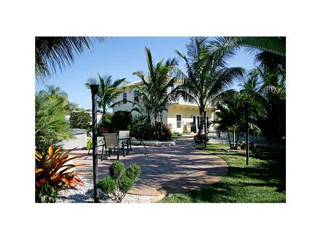 115 Southwest Cabana Point Circle Stuart, FL 34994 - Photo 1 of 15 Primary Photo