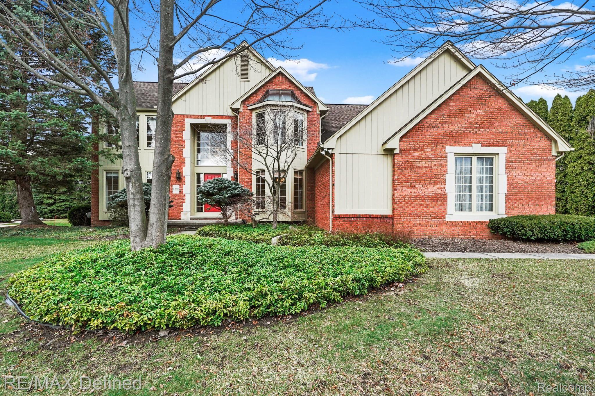4851 Rambling Drive Troy, MI 48098 - Photo 2 of 43 2.jpg