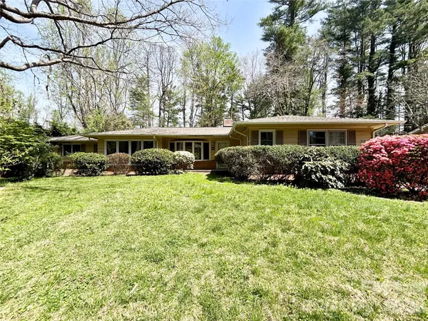 $340,000 | 2732 Holly Hill Drive, Hendersonville, NC 28791