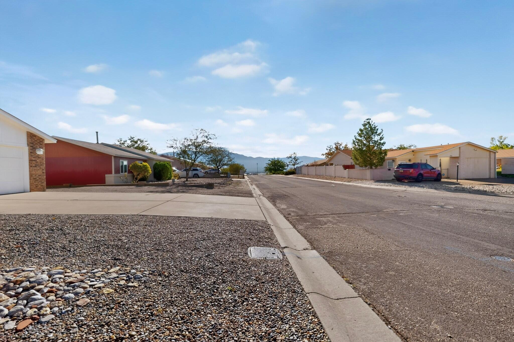4635 Gypsum Drive Northeast Rio Rancho, NM 87124 - Photo 5 of 43 Gallery Image 5