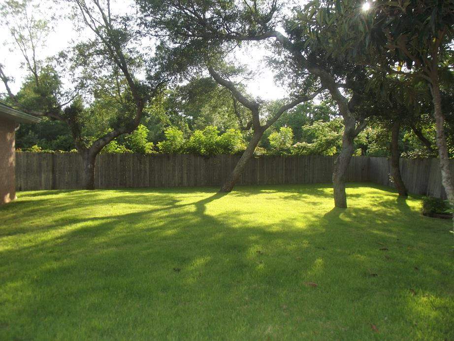 8206 Riverside Landing Way Navarre, FL 32566 - Photo 4 of 16 Gallery Image 4