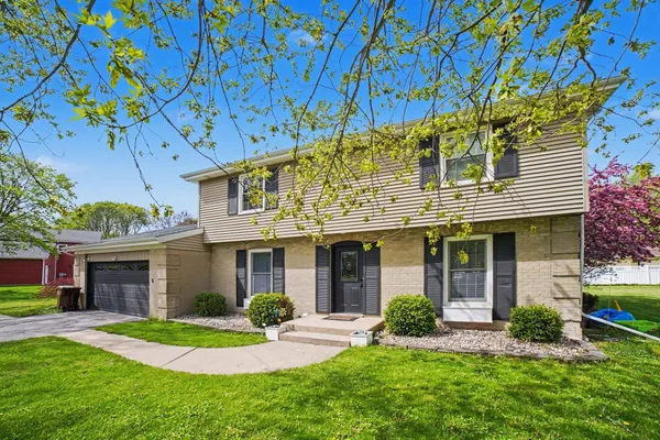 $355,000 | 1105 Fairfield Drive, Mount Pleasant, MI 48858