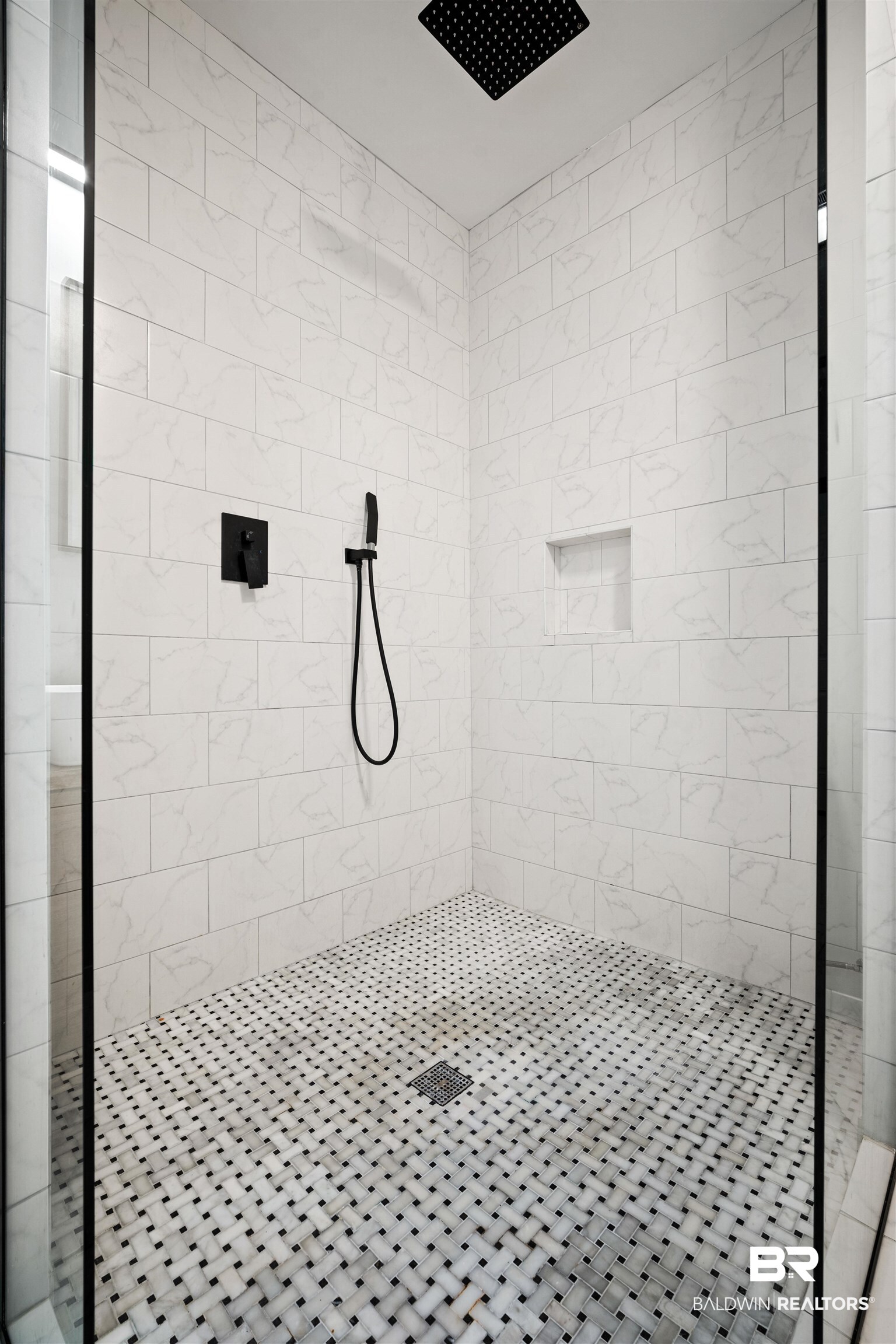 7912 Yorkhaven Road Mobile, AL 36695 - Photo 21 of 41 Full bathroom with a tile shower
