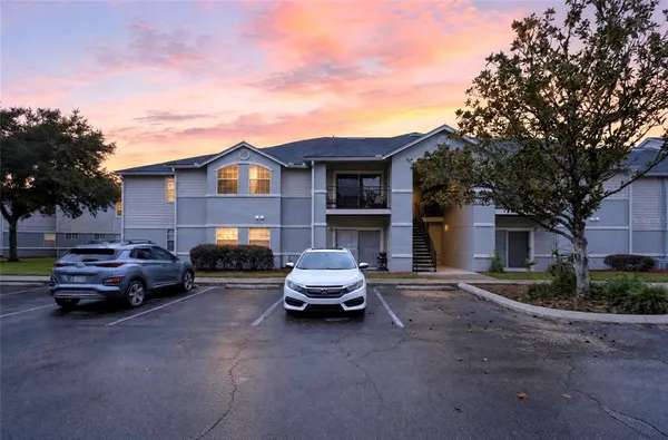 $184,900 | 3705 Southwest 27th Street, Unit 522, Gainesville, FL 32608
