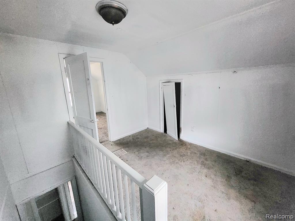 18951 Huntington Road Detroit, MI 48219 - Photo 11 of 22