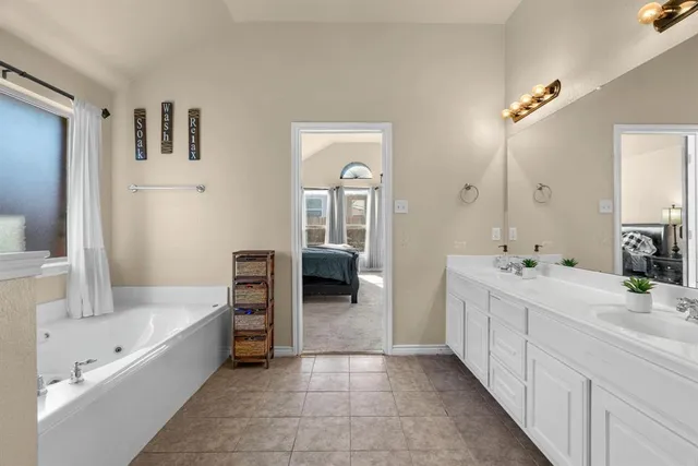 $525,000 | 812 Sugar Hill Avenue, Cleburne, TX 76033