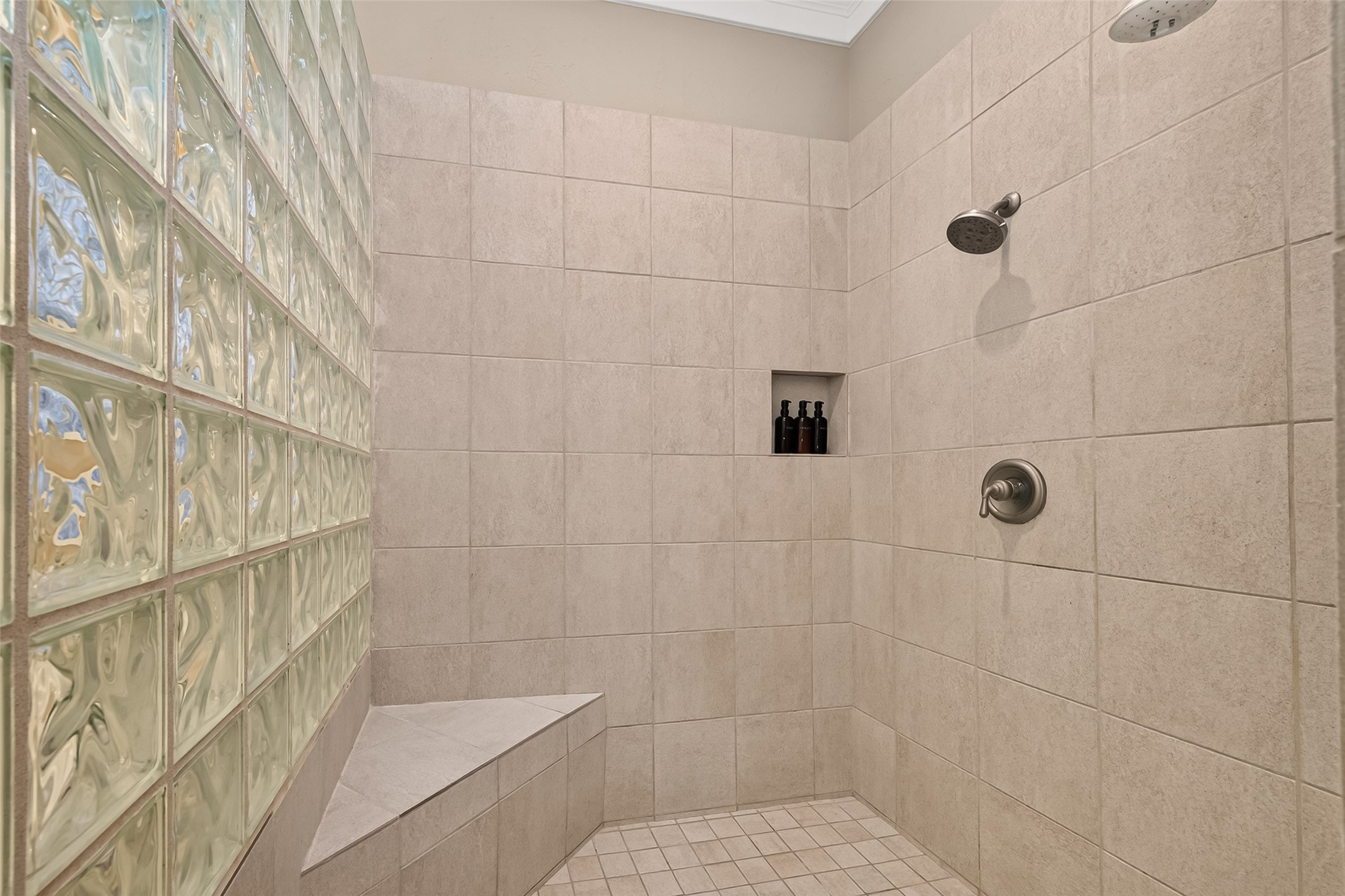 22 Stonegate Park Court Spring, TX 77379 - Photo 28 of 49 View of the over-sized walk-in shower.