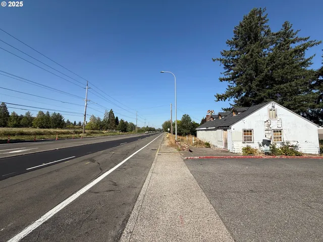 $599,000 | 18005 Northeast Sandy Boulevard, Portland, OR 97230